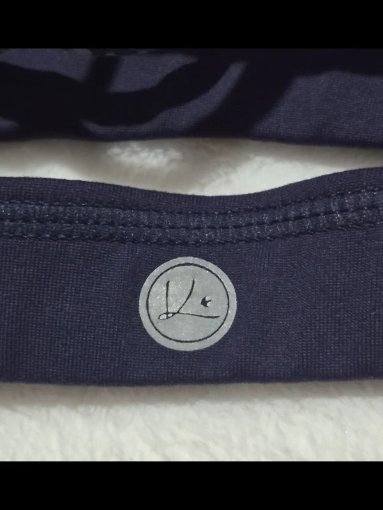 Women's Queenieke Sports Bra - Picture 5 of 10